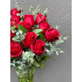 KALİPSO VAZODA 15 KIRMIZI GÜL